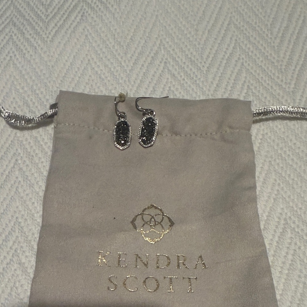 Kendra Scott Lee Silver Drop Earrings in Charcoal Drusy